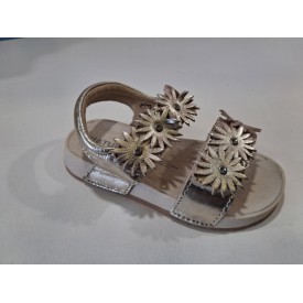 Πέδιλα Naturino